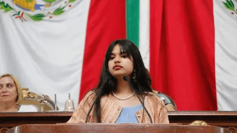 ¿Qué actitud es esta?: ganadora del Premio de la Juventud de CDMX encara a legisladores en el Congreso