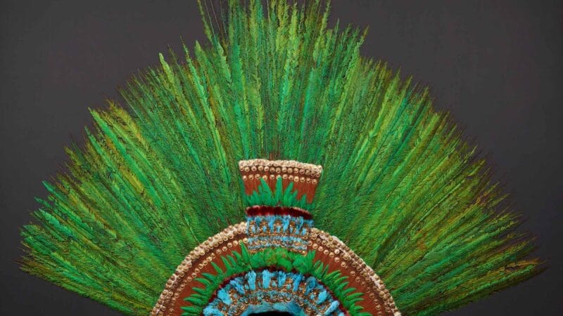 La historia detrás del penacho de Moctezuma, el gran tesoro del México prehispánico