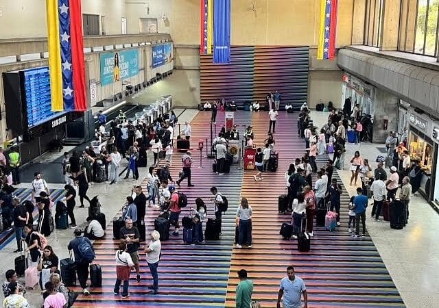 Se especula salida masiva desde el aeropuerto de Maiquetía en Venezuela