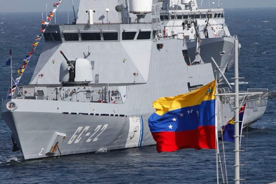 Estados Unidos hunde barco de Venezuela que “transportaba droga”