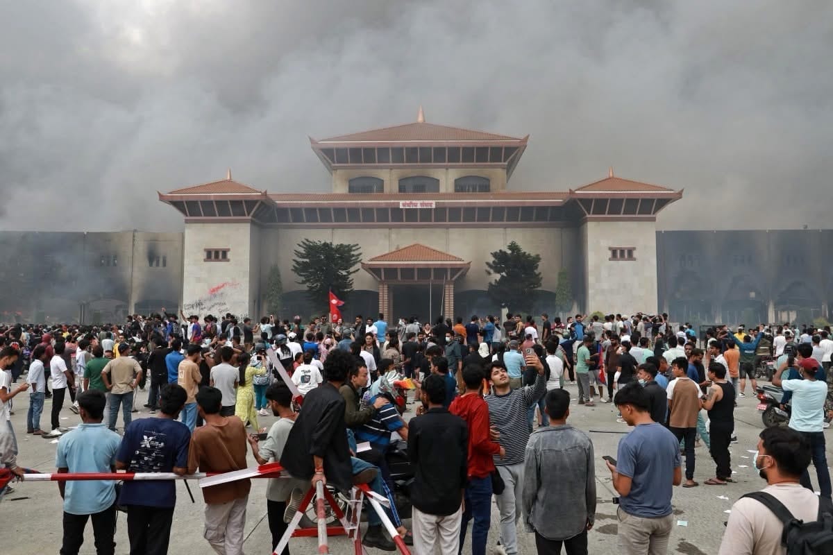 La generación Z en Nepal derrocó al gobierno por corrupción y porque les quitaron el acceso a redes sociales