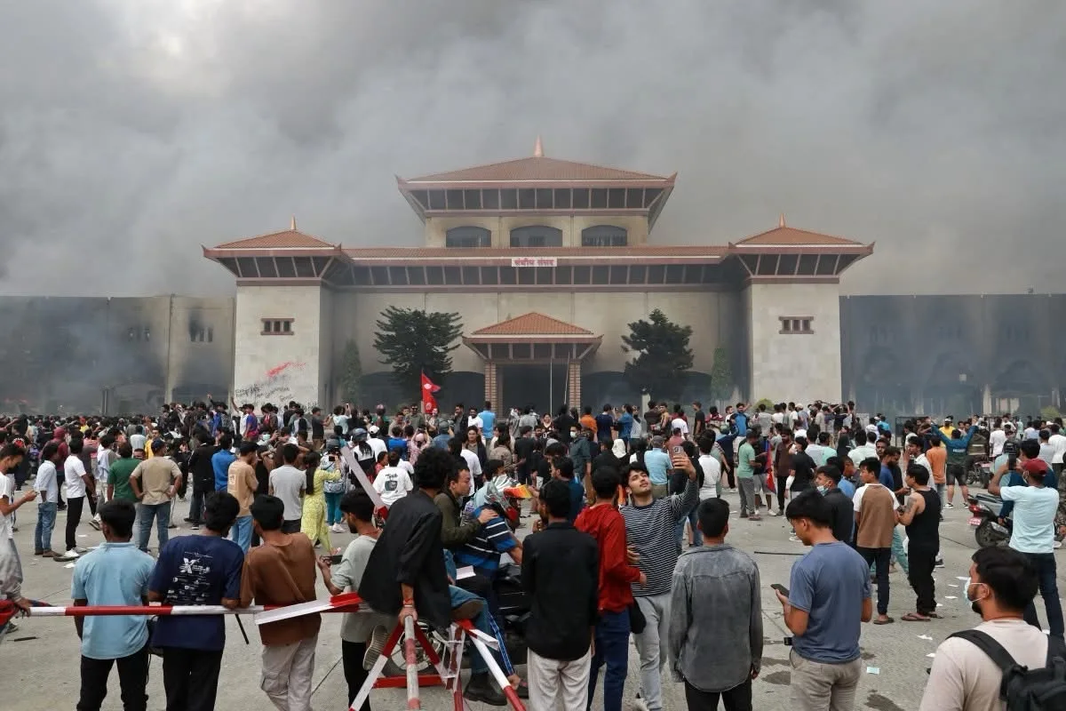 La generación Z en Nepal derrocó al gobierno por corrupción y porque les quitaron el acceso a redes sociales