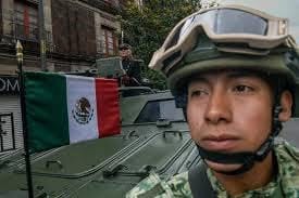 Emotivo gesto en desfile: soldado cumple su sueño y conmueve al país al entregar objeto valioso a su madre