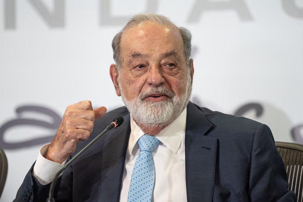 Carlos Slim firma contrato de 2 mil mdd con Pemex para perforar pozos en Veracruz