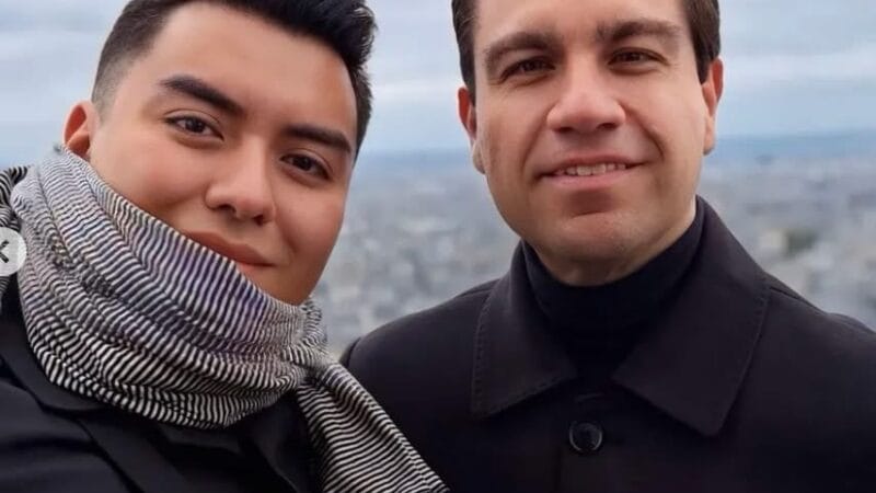 Mariano Riva Palacio pide matrimonio a su novio Alan Biancci en la Torre Eiffel