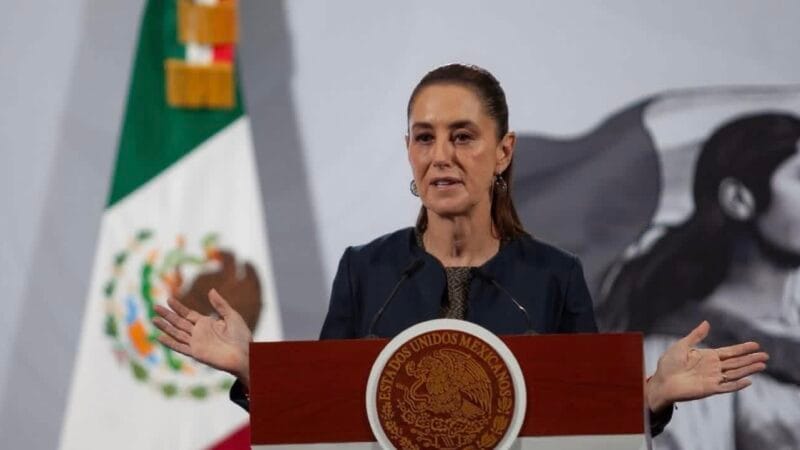 SHEINBAUM: «Tenemos el himno nacional y un soldado en cada hijo te dio”