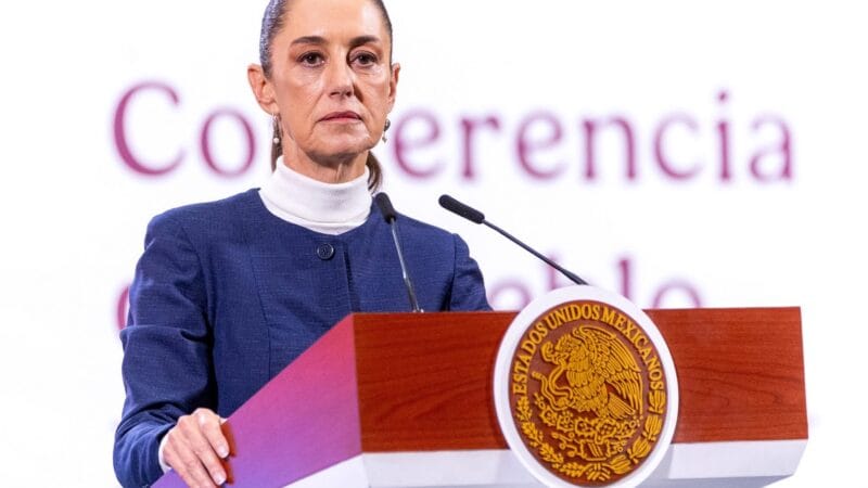 Sheinbaum responde las críticas de Marx Arriaga tras su salida de Educación: “Los libros de texto no van a cambiar”