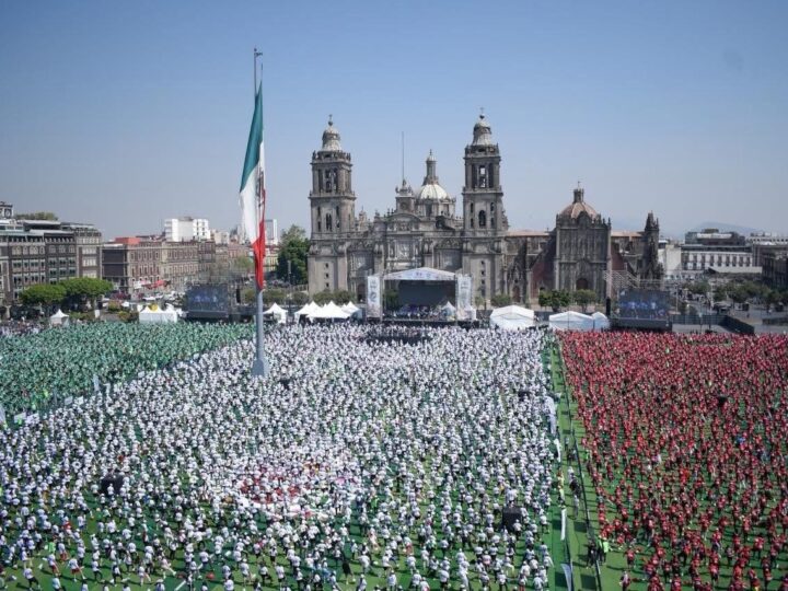 CDMX obtiene Récord Guinness por la Clase de Futbol Más Grande del Mundo